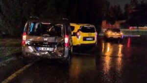 yagmur sonrasi zincirleme trafik kazasi CU3Uf3kK.jpg